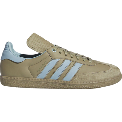 阿迪达斯男女款透气轻盈耐磨板鞋