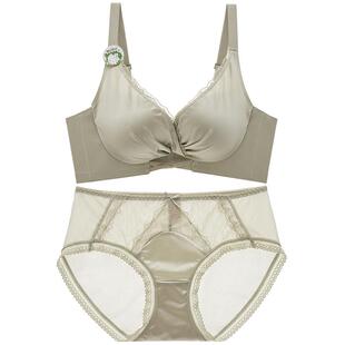 小胸聚拢内衣女调整型收副乳防下垂胸罩加厚无钢圈桑蚕丝文胸套装