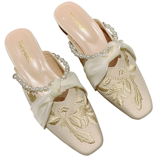 2025年年新款国风刺绣布面低跟包头拖鞋女温柔晚晚珍珠旗袍仙女鞋