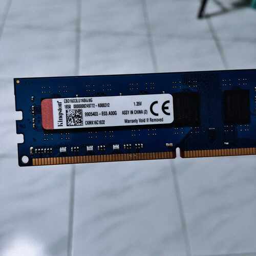 金士顿DDR3 8G内存条，型号CBD16D3LS1KBG/