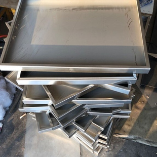 201/304不锈钢板材激光切割加工 定做盒子 水箱 托盘折弯焊接铁板