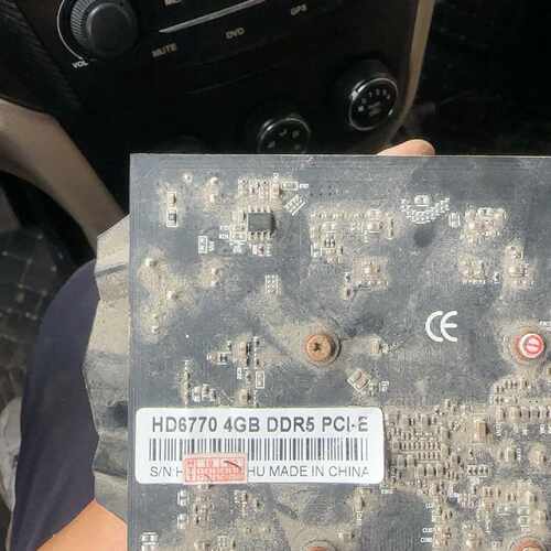 议价游戏工作室清货 AMD HD6770 4GB DDR5显卡