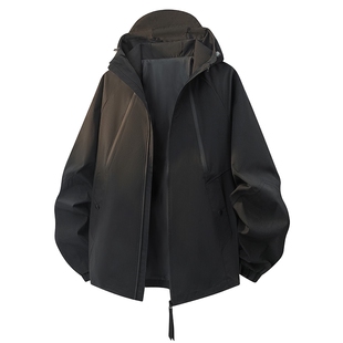 男士美式防泼水连帽夹克男款春季冲锋衣黑色外套2026新款大码男装