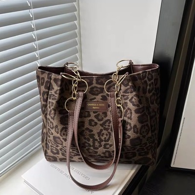 单肩包女款2025新款高级感时尚手提包包轻奢百搭大容量通勤托特包