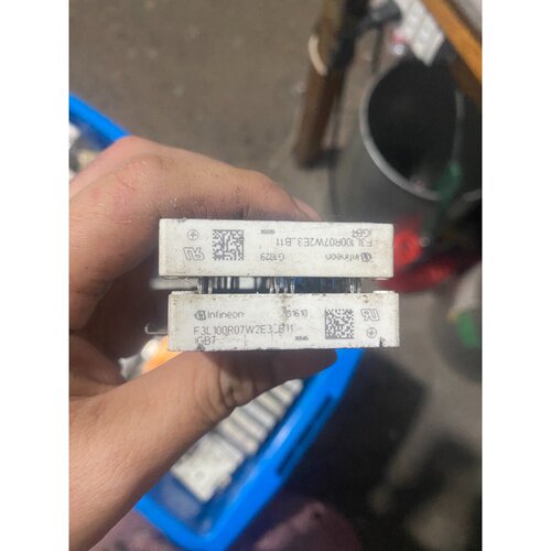 溢价-F3L100R07W2E3B11英飞凌