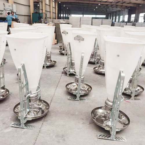 猪用干湿自动下料喂料器猪场用食槽  塑料桶水料混合/分离食槽