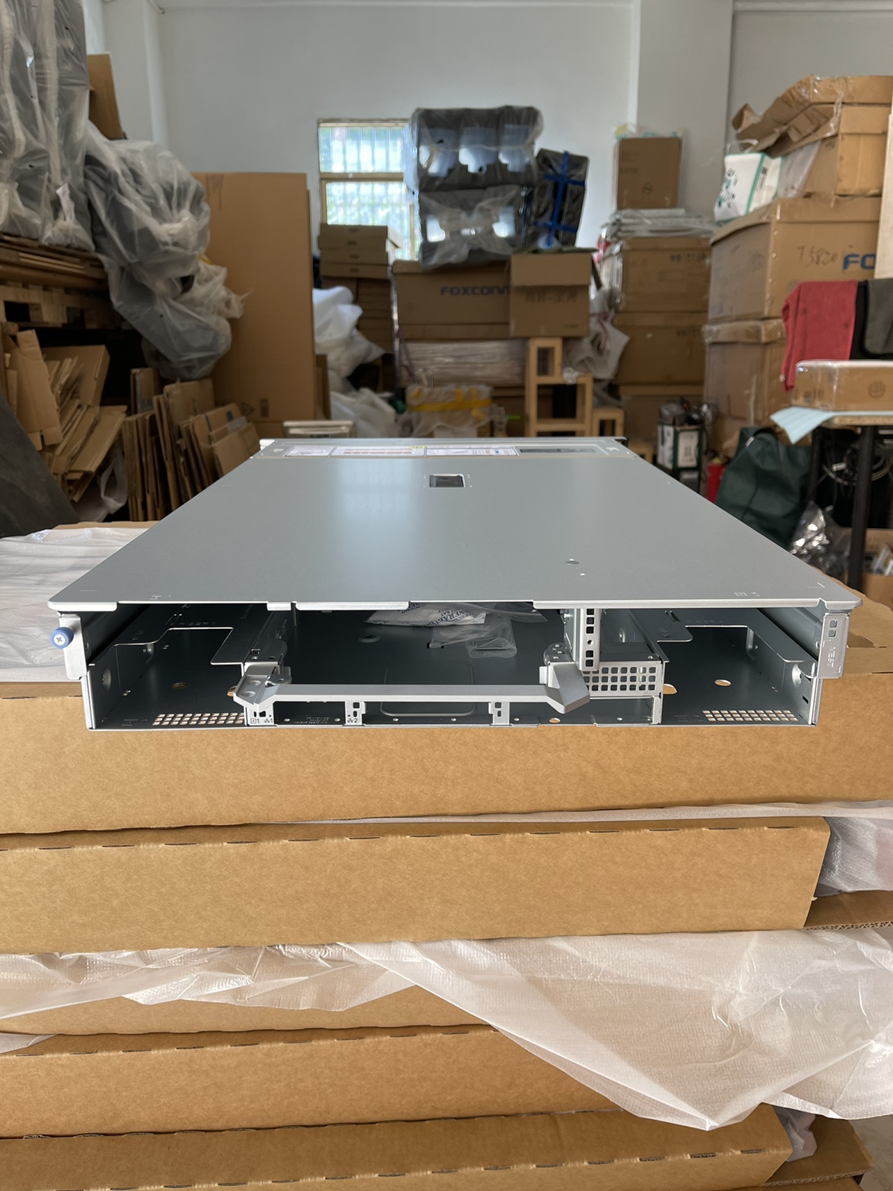 / Poweredge R750 R7525 机箱 3.5寸8盘位机箱 空机壳议