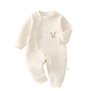 婴儿连体衣新生儿三层保暖纯棉无骨哈衣宝宝长袖空气层秋冬款爬服