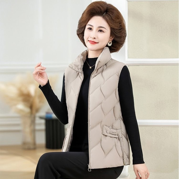 中老年妈妈冬季马甲轻薄加厚羽绒棉服女新款老人洋气背心坎肩外穿