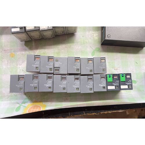 〔议价-可维修〕继电器 型号RXM2LB2BD RXM21BD