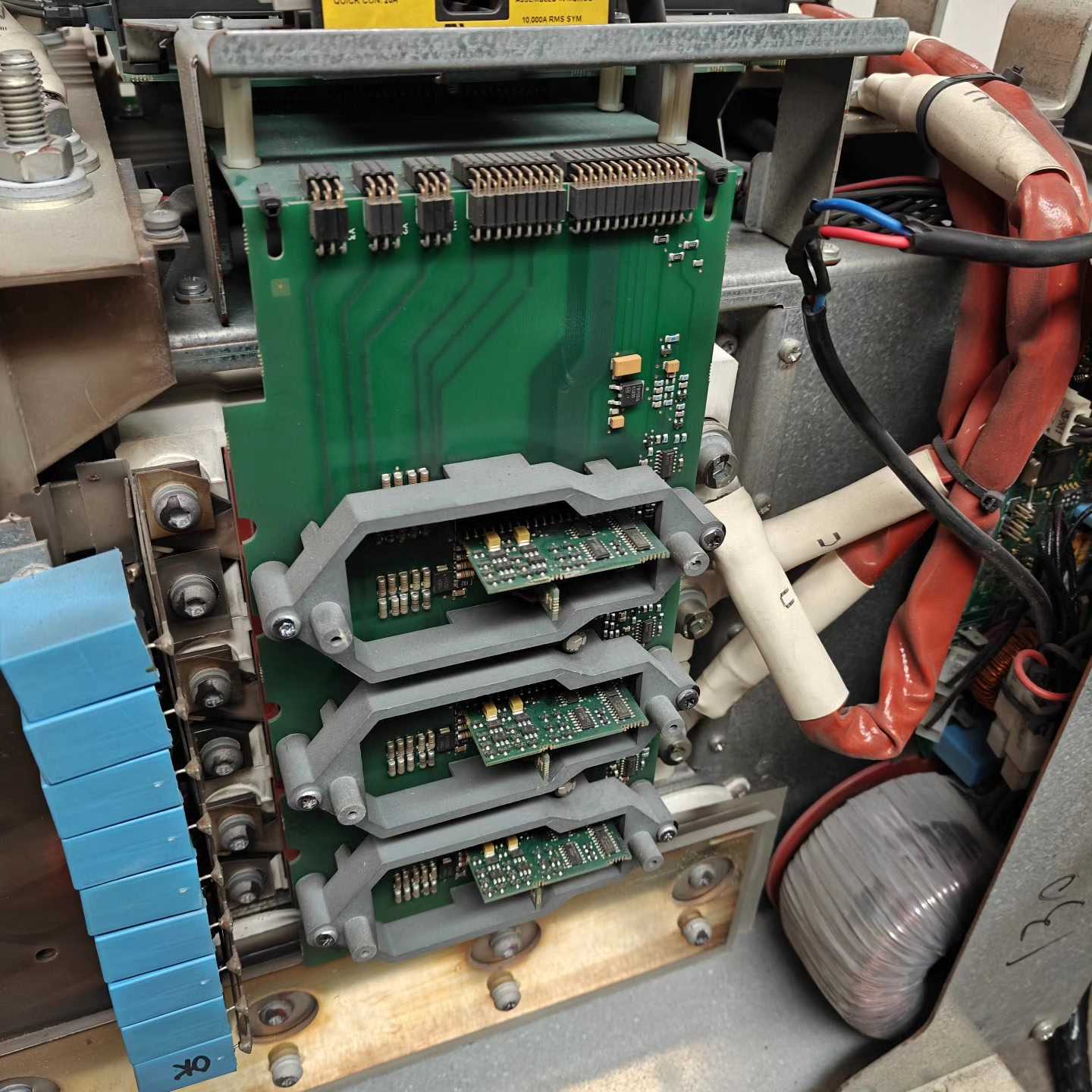 议价AB700S-250KW变频器一台,无风扇。测试正常,可