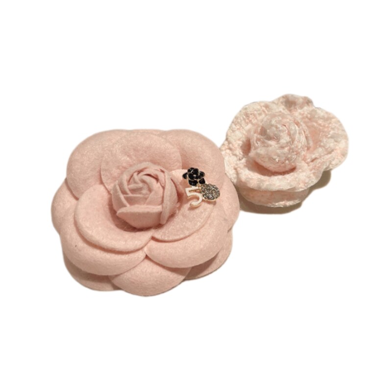 中古小香粉色山茶花胸针