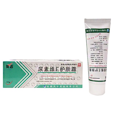 鼻子两侧起皮脱皮发红鼻翼两边泛红干燥修复长痘痘痒膏酒糟鼻