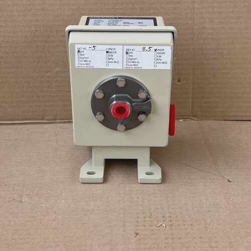 ASHCROFT LPDN4KKB25XFS 125/250VAC 15A 15PSI NSNP
