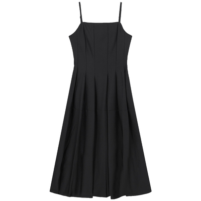 曼德诗吊带连衣裙2026年春季新款优雅收腰大摆长裙无袖A字小黑裙