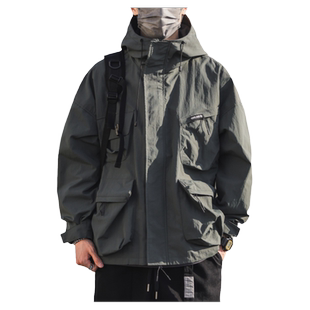 多口袋连帽冲锋衣男宽松休闲潮流拉链夹克春秋季户外机能运动外套