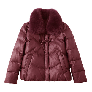 本命年妈妈冬装红色羽绒服中年女短款皮衣中老年人高贵气质厚外套