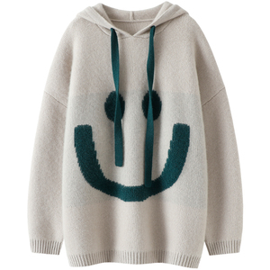 启超上身实在赞！笑脸连帽羊绒衫女春节新款慵懒风宽松中长款上衣