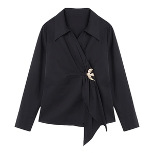 百家好黑色设计感收腰金属飞鸟扣交叉扭结上衣春季显瘦衬衣衬衫