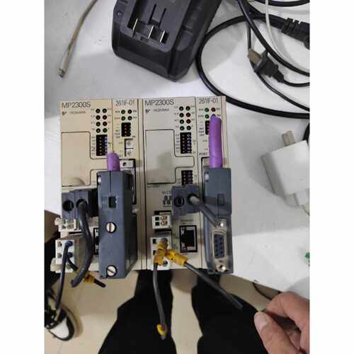 询价安川控制器MP2300S 剪线，成色如图，，