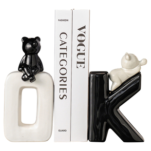 摆件高级感小众轻奢高档家居客厅酒柜电视柜暴力熊书房书架装饰品