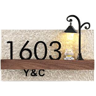 入户门牌号高级感轻奢创意家用定制2025新款门口奶油风可爱生肖玩偶数字号码门贴卧室房间感应灯发光装饰挂牌