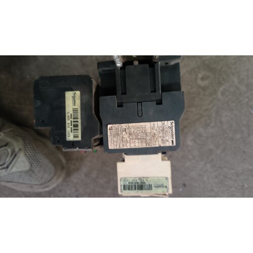 LC1E2501M5N 施耐de 接触器