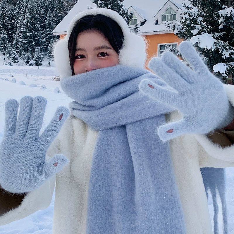 浅蓝色围巾女秋冬季韩系氛围感高级感手套东北防寒哈尔滨雪地围脖