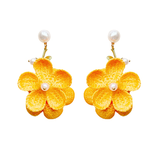 VIVEKA原创复古珍珠耳钉毛绒布艺黄色花朵花瓣耳环港风森系简约女