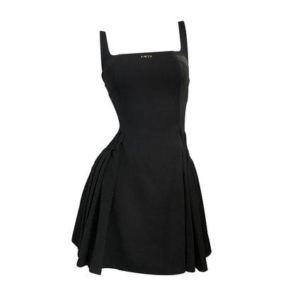 赫本风小黑裙方领露背