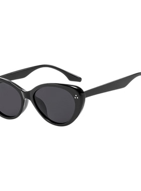 韩系风格辣妹街拍三角猫眼墨镜女