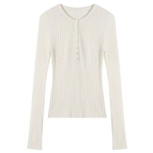 静奢简约修身纽扣毛衣打底衫女秋冬春装气质显瘦内搭坑条针织上衣