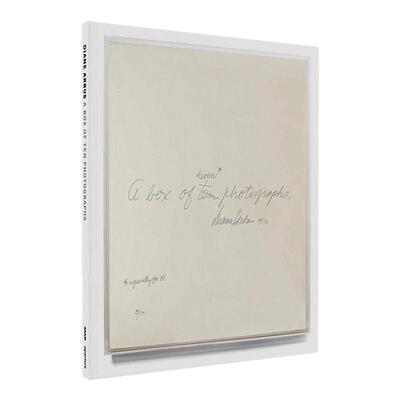 现货 黛安阿勃丝摄影集 Diane Arbus: A Box Of 10 Photographs 黛安娜阿勃丝：十张照片的盒子 英文原版 华源时空