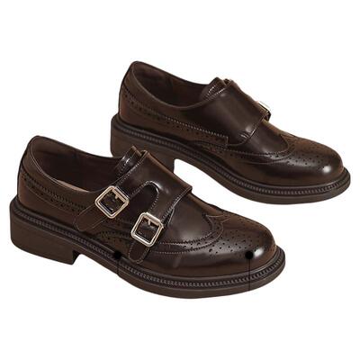 达芙妮英伦粗跟布洛克女鞋