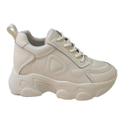 哈森日常纯色厚底时尚圆头女单鞋