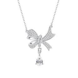 生日礼物周大生女蝴蝶结银项链