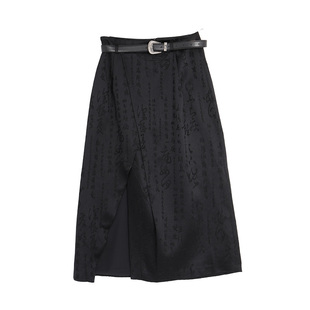 西町村屋半身裙女冬新款设计感新中式提花书法直筒长裙AD8903002