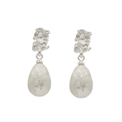 轻柔温柔感的棉花珠耳环