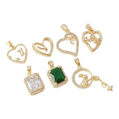 镶锆贴贝桃心兔子透明方形吊坠