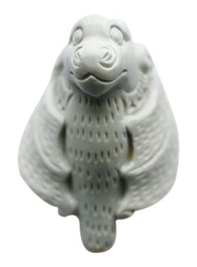 罕见阿拉善玛瑙栩栩如生雕刻件