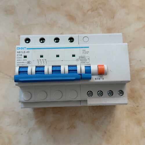 下单前咨询正泰4P漏电断路器 NB1LE-40 电柜里拆下来的 成色不