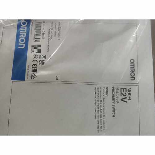 议价日本欧姆龙接近传感器型号E2VX5C12m数量2维修