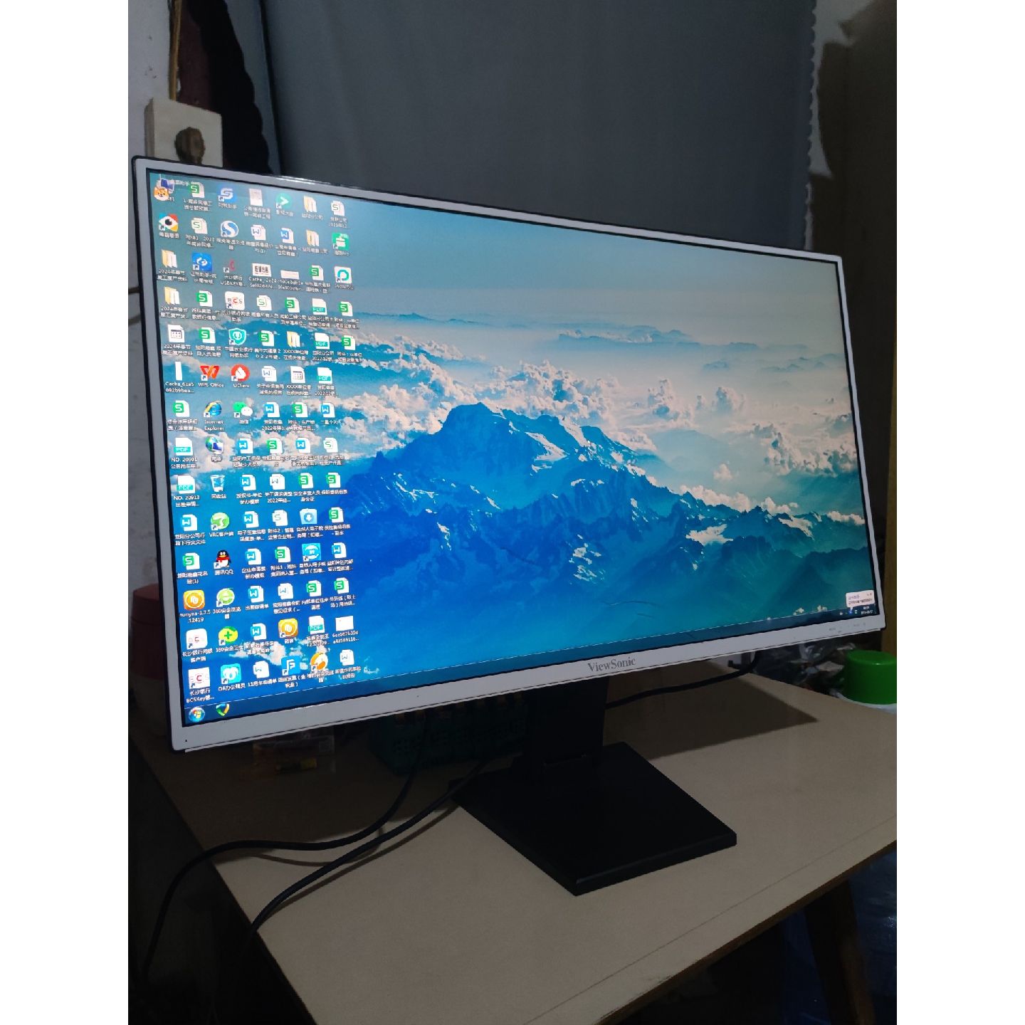 议价优派32寸2K显示器 ,型号VX3209-2K-G,功能正常