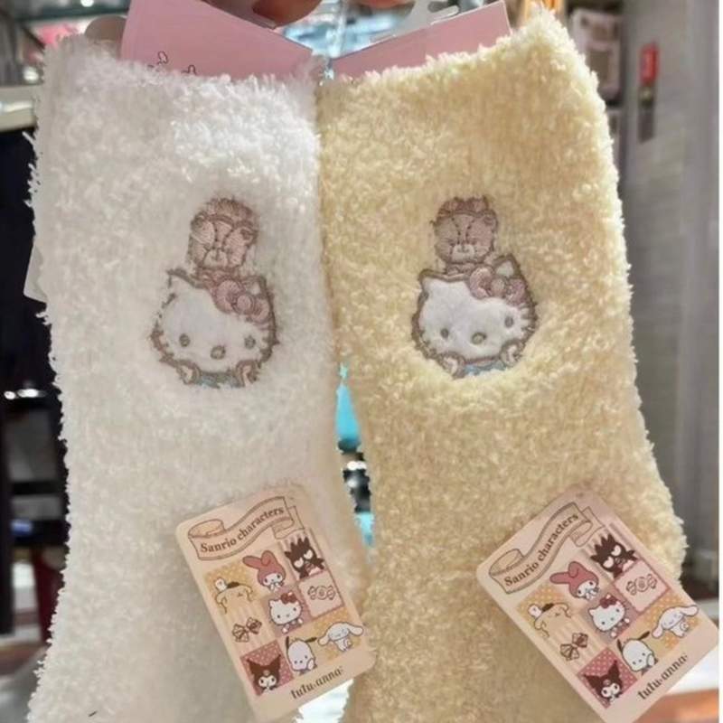 Kt绣花珊瑚丝绒Hello Kitty女士袜小猫中小腿袜2对绒毛袜加厚的限