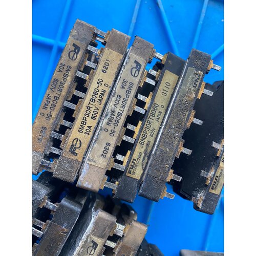 溢价-IGBT模块6MBP30RTB060-50，30A 60