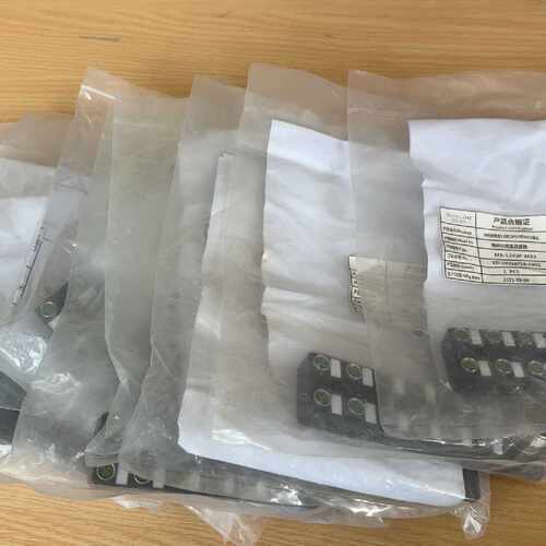 询为乐电气M8分线盒12端口PNP带M23插头
