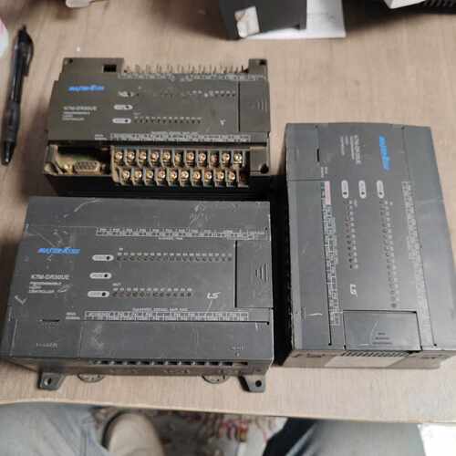 溢价-铲电PLC型号K7M- DR30UE成色如图