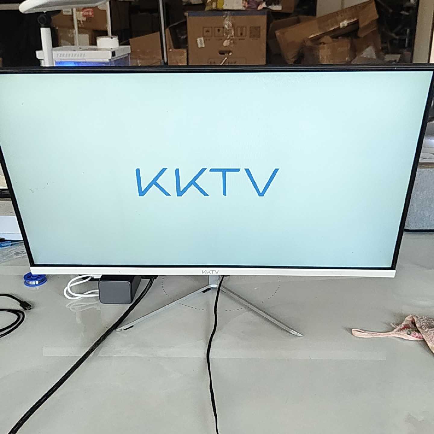 KKTV显示器，25寸左右，屏幕显示正常，开机有KKTV标志—议价图片