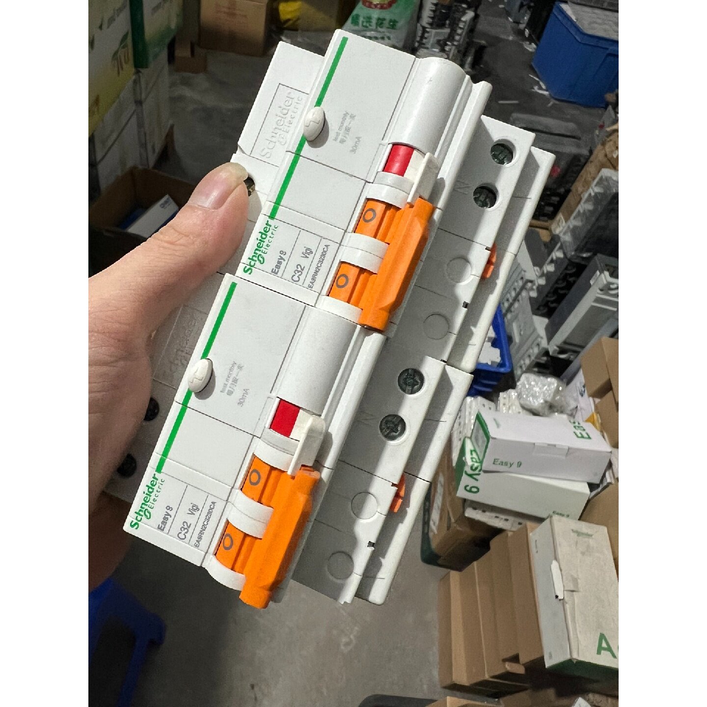 询价下单施耐德EA9漏电保护器 2P 32A