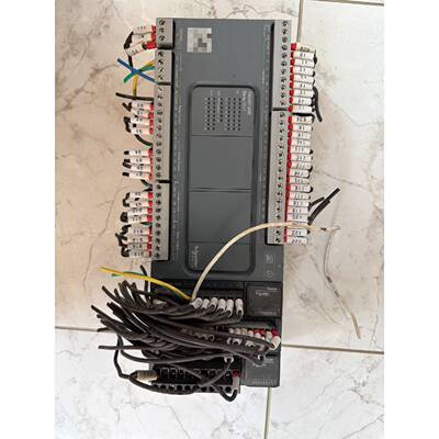 可维修议价  PLCTM200C40R主机有1个TM3DQ8R模块有1个TM3DQ16R模